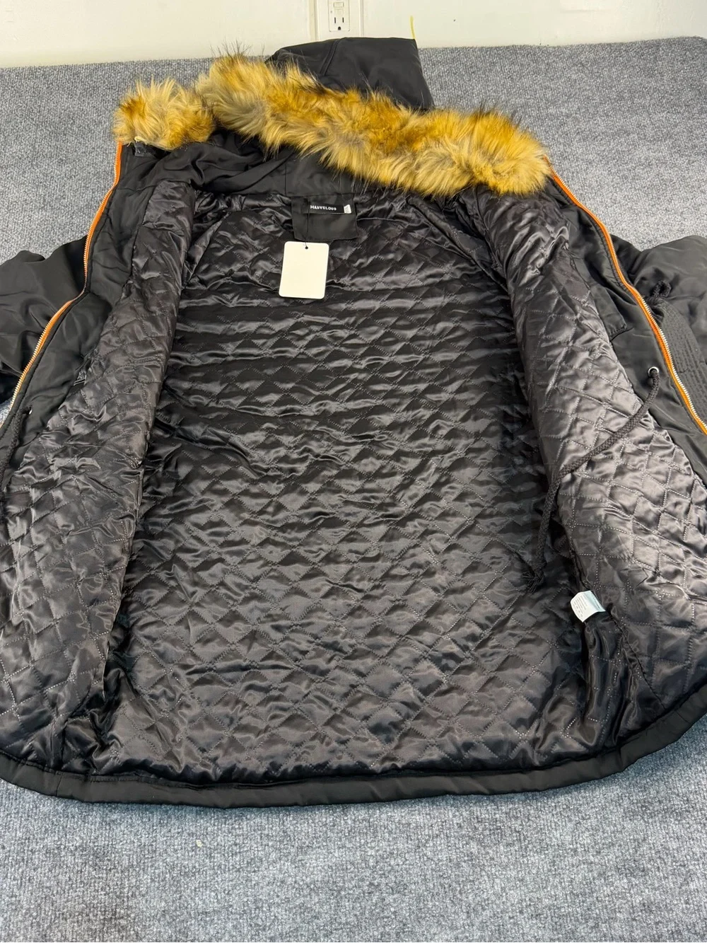🧥 NWT Manvelous Black Parka — Fur Hood 🧥